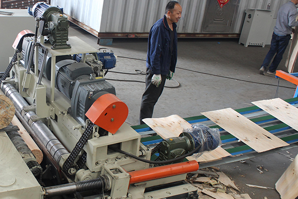 Precision Rotary Veneer Lathe