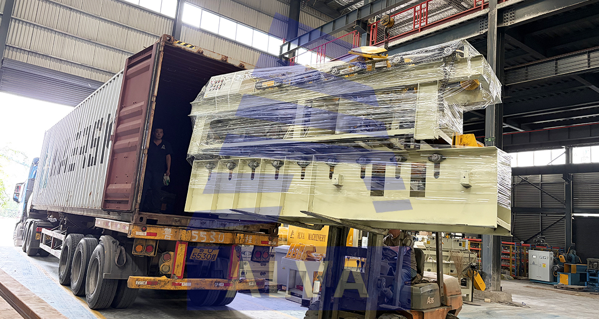 Alva Machinery Small Log Veneer Peeling Production Line Shipped To Europe: A Complete Production Line Begins Its Journey