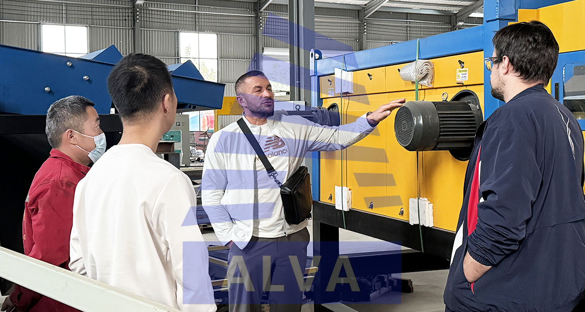 European Client Delegation Visits Shandong Alva Machinery Group to Conduct In-Depth Inspection of Veneer Production Line and Plywood Manufacturing Equipment